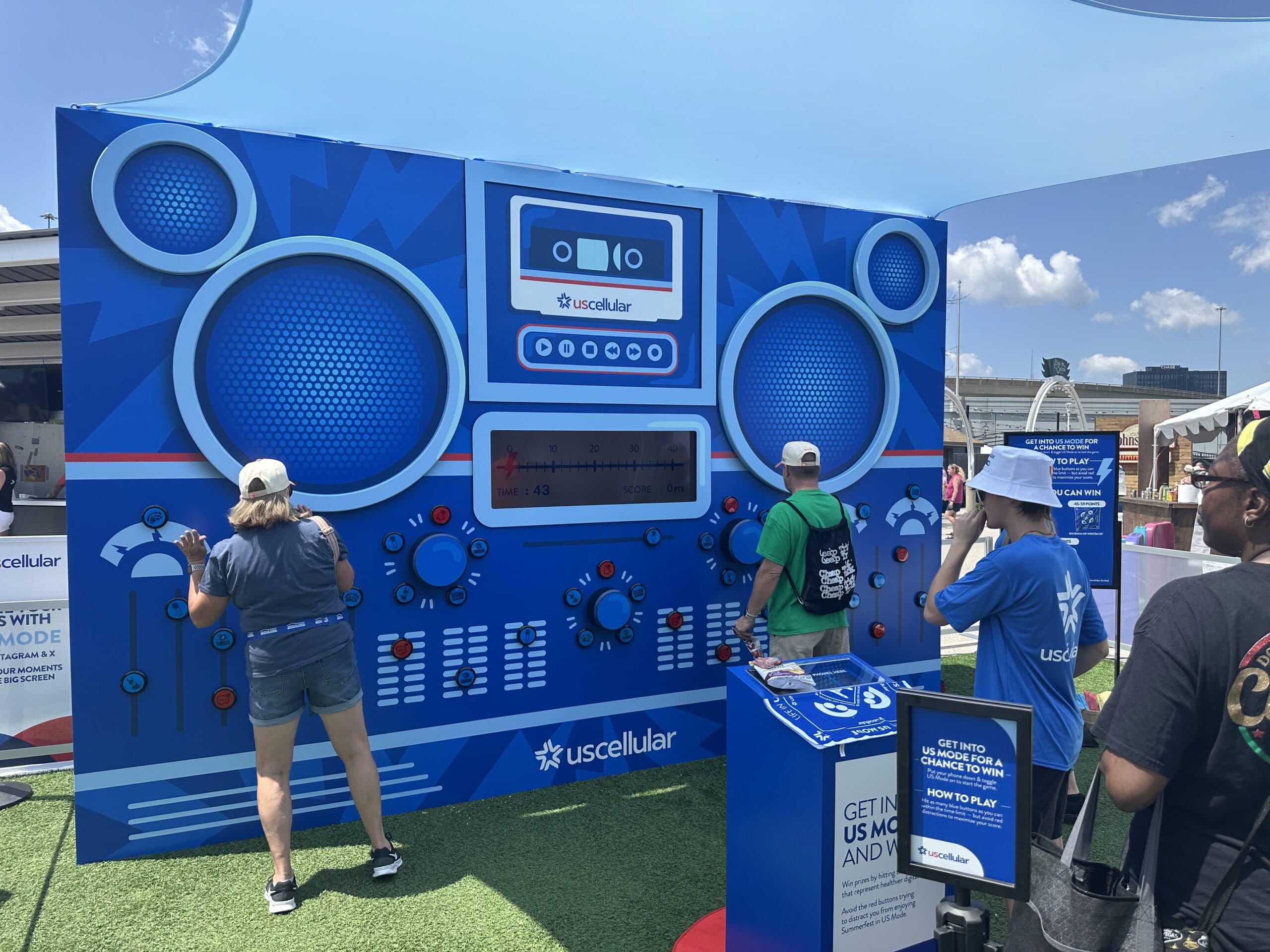 UScellular US Mode boombox activation at Summerfest